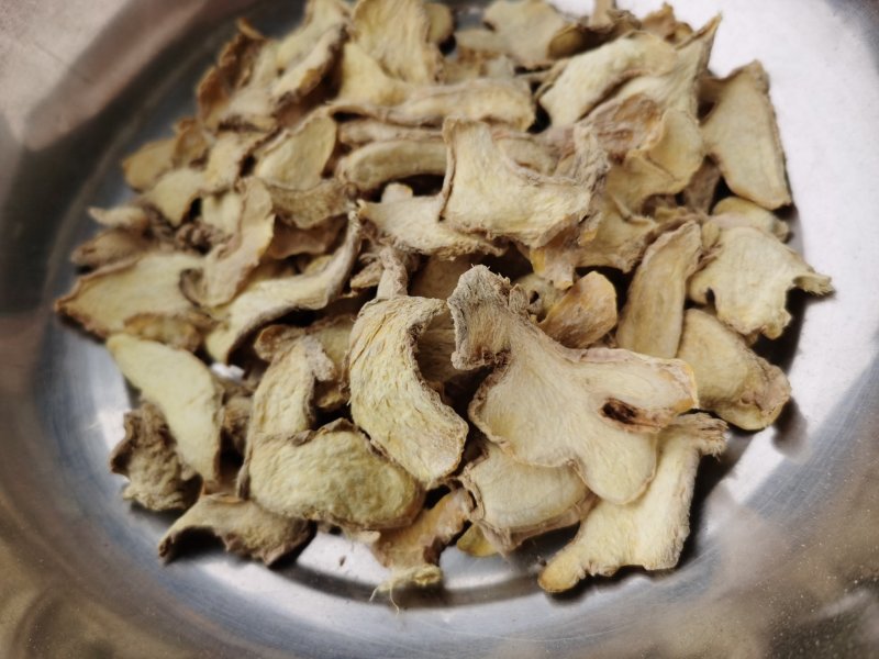 云南小黄姜干姜片小黄姜片全干无硫磺食用等级