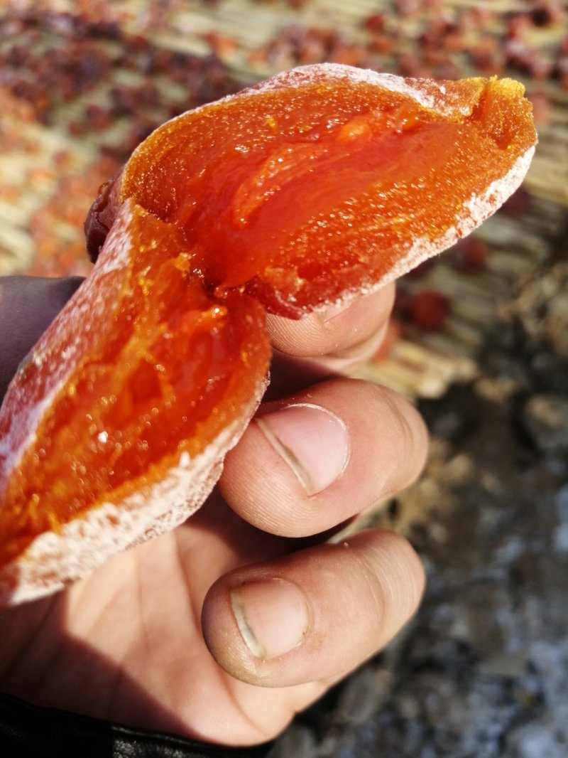 柿饼闪亮上市，大量红饼，欢迎前来选购，红饼已经上市