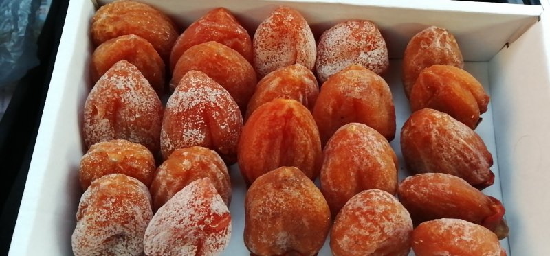 柿饼闪亮上市，大量红饼，欢迎前来选购，红饼已经上市
