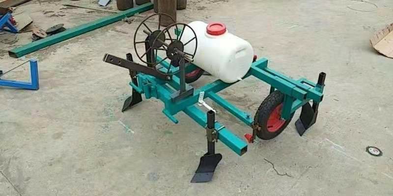多功能播种施肥喷药覆膜机，