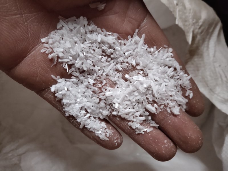 石膏粒石膏面批发诚信经营量大可联系亲物流资两种规格供应