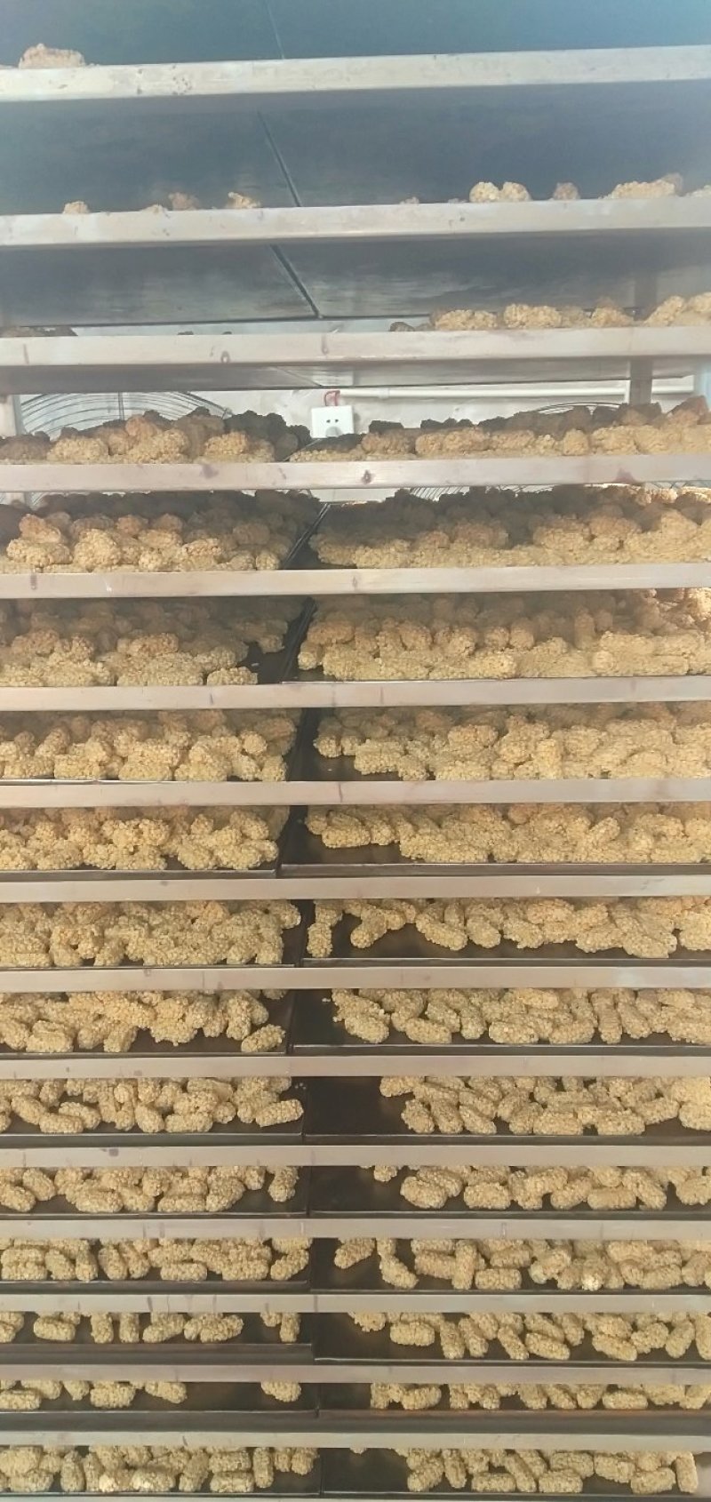厂家直销燕麦酥，猫耳酥，小麻花等酥饼