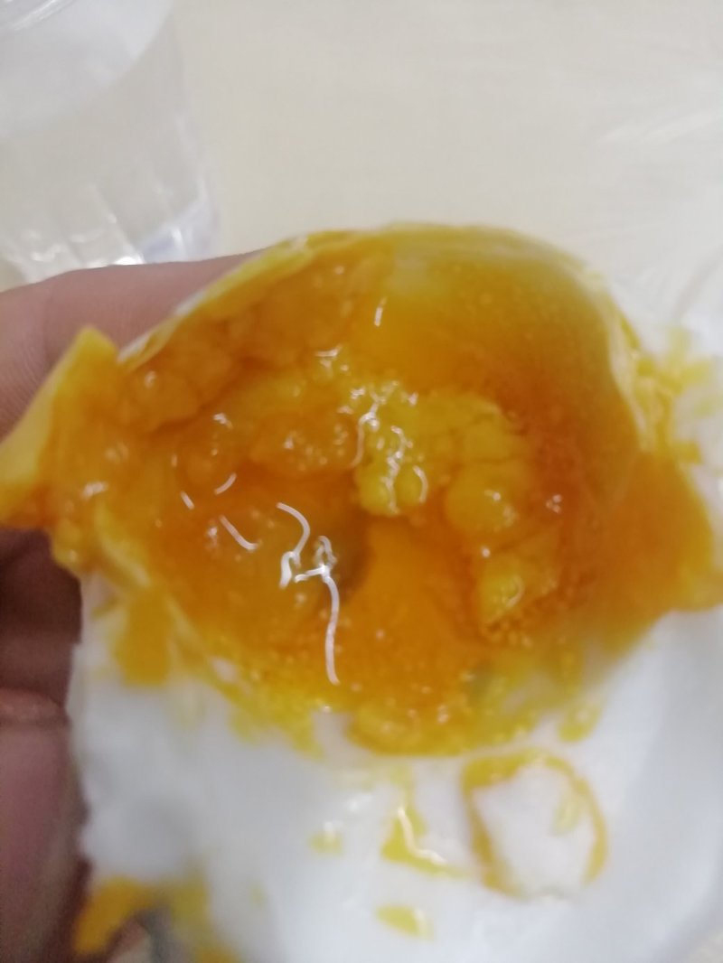 湖北潜江农家散养，自产自销，流油红心红泥咸蛋
