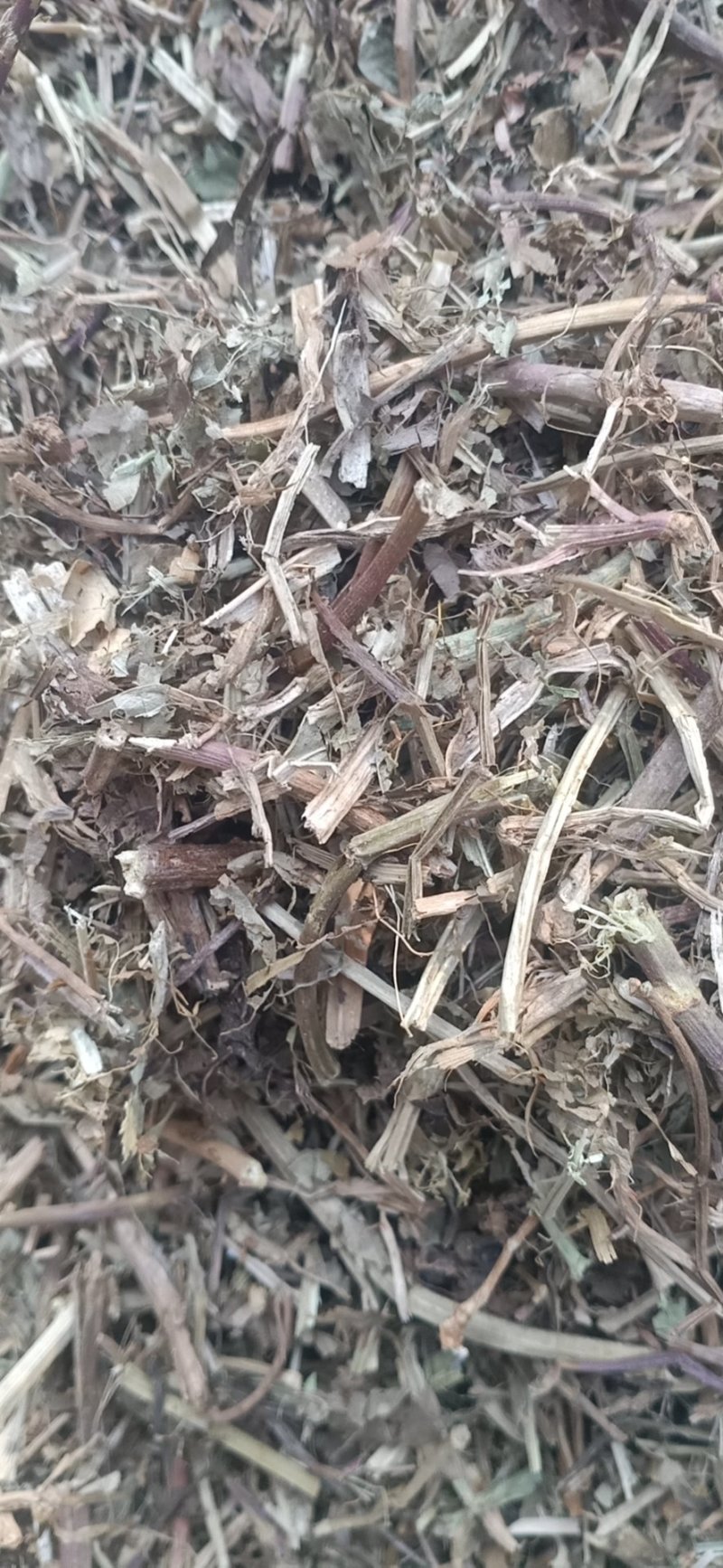花生秧压块