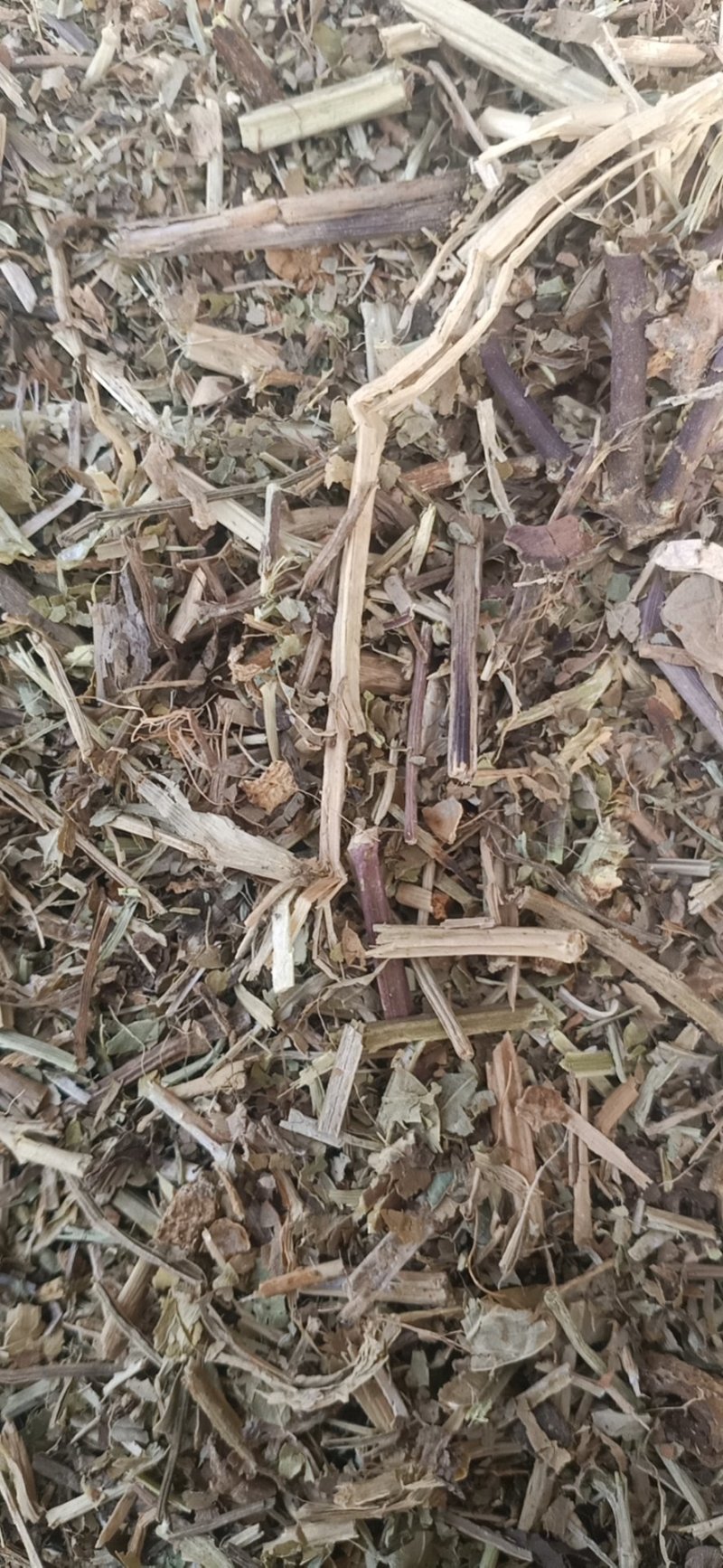 花生秧压块
