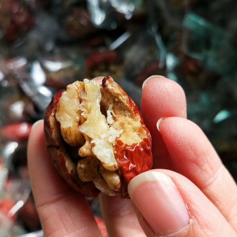 枣加核桃仁若羌红枣做的口感特别好