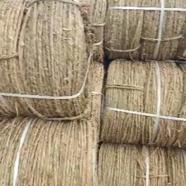 大量草绳草帘热销中，，产地直销。。