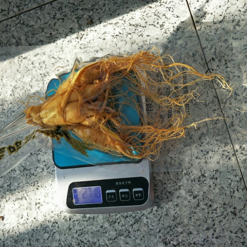 人参:长白山高年头精品大个头保鲜人参包邮