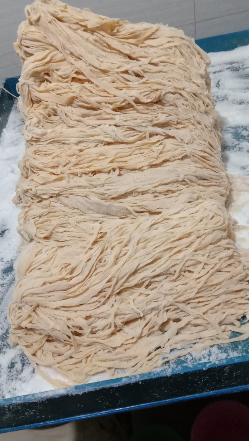 猪肠衣中长把，细五路32/34，做风干，烤肠，儿童肠等