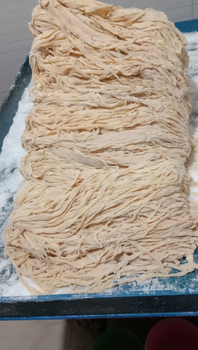 猪肠衣中长把，细五路32/34，做风干，烤肠，儿童肠等