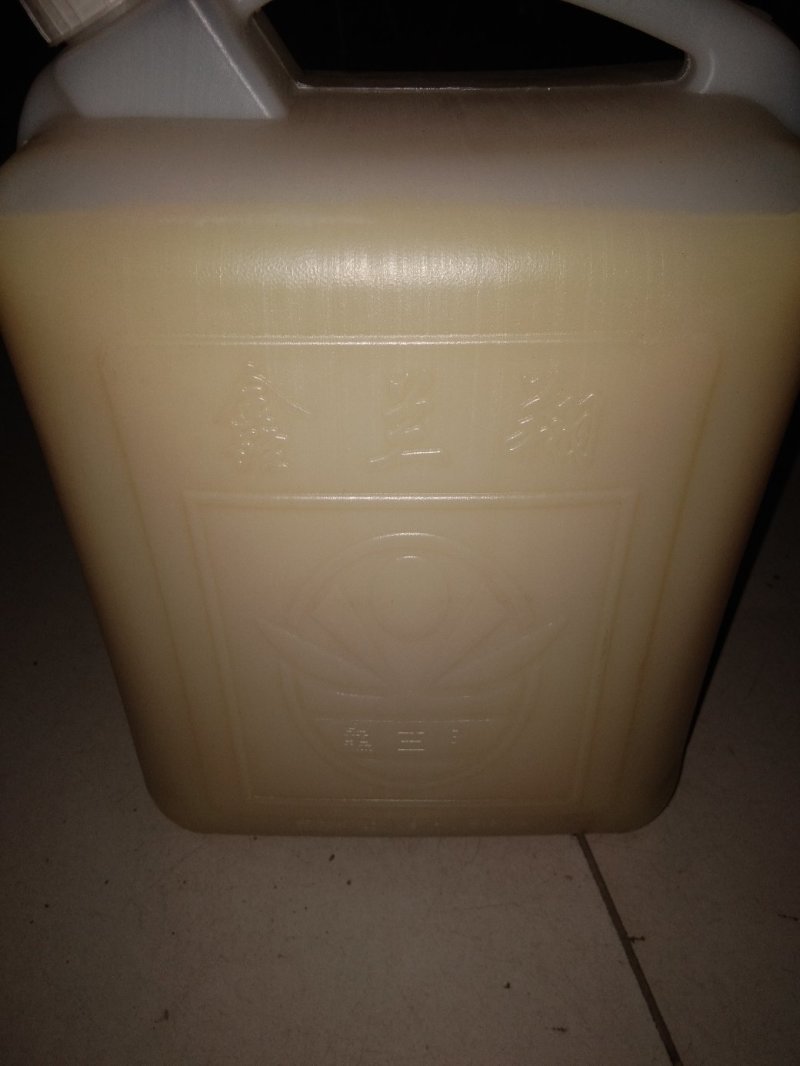常年出售，纯正小榨压榨花生油