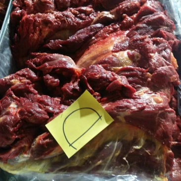精品脖子精修去油，肉块整齐无碎肉，颜色新鲜！