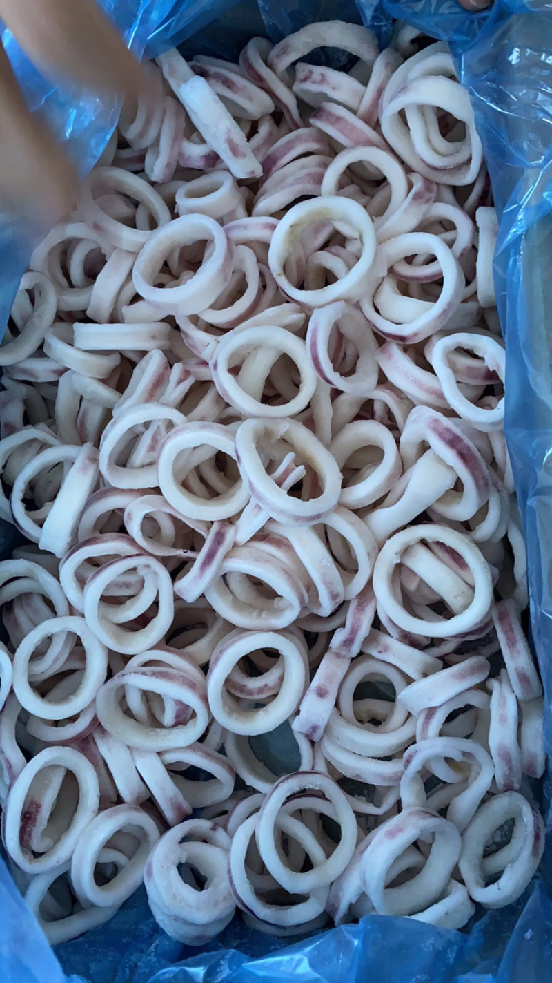 鱿鱼圈漂烫真鱿圈