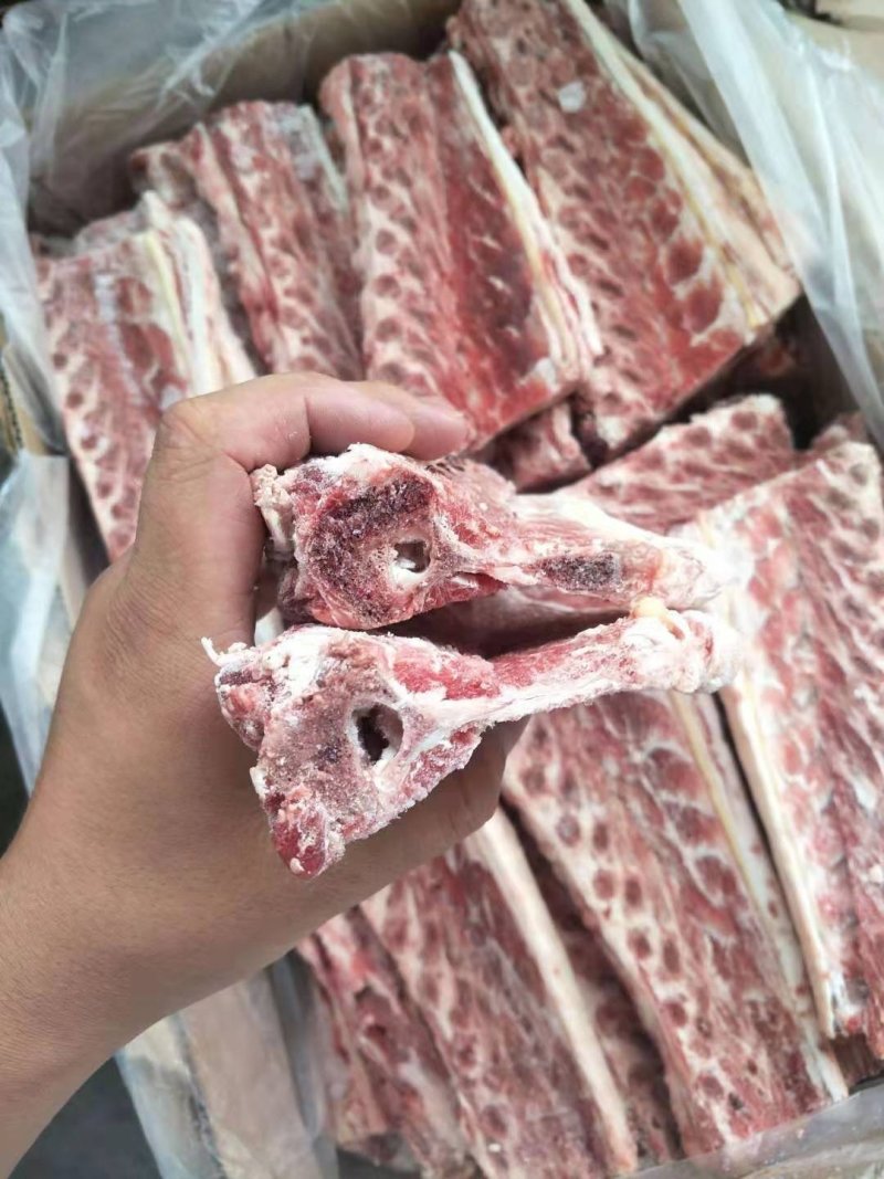 精品羔羊多肉刀骨，带肉带筋，常年供应，对接全国市场发货