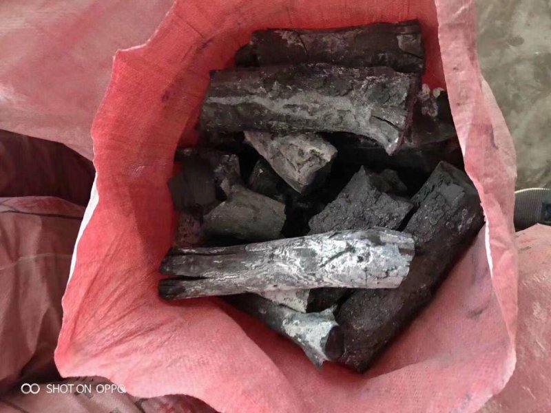 苹果木炭厂家直销主要烧烤取暖大量现货供应商