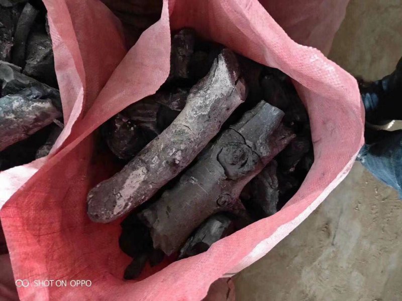 苹果木炭厂家直销主要烧烤取暖大量现货供应商