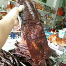 店主自制现烤大片牛肉干