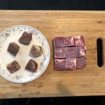 牛肉粒炖煎烤自助餐火锅店