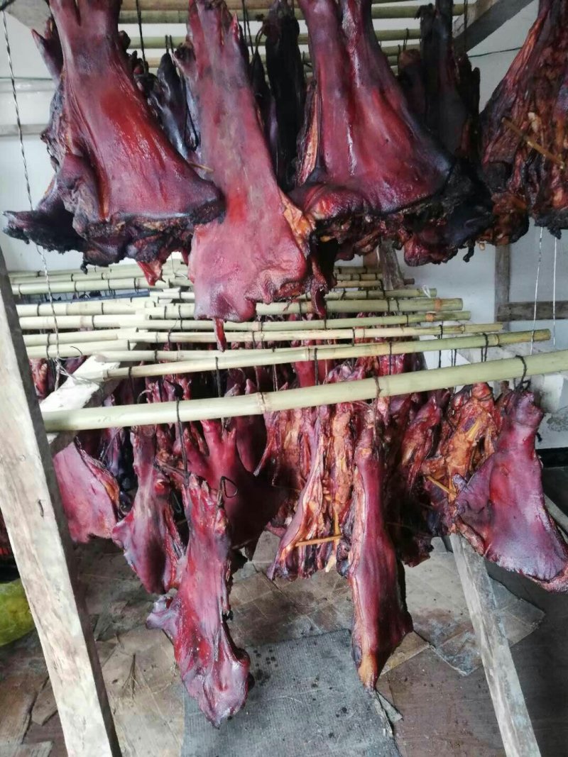 烟熏腊猪脚传统工艺无添加剂云贵川老家的味道