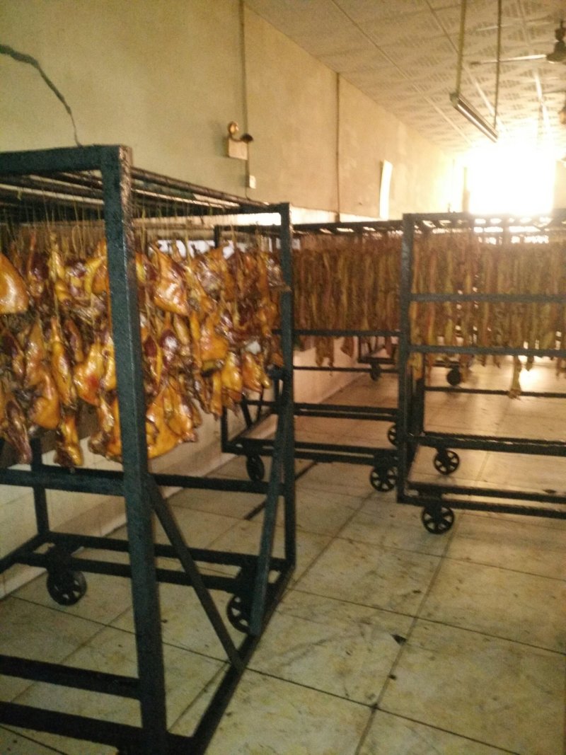 腊鸭腿湖南浏阳精品腊鸭腿纯正的浏阳口味半斤左右一个
