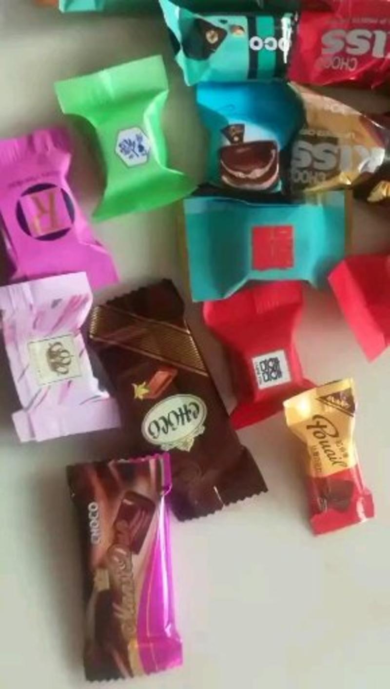 厂家直销黑巧克力口感香醇可口年货火爆产品