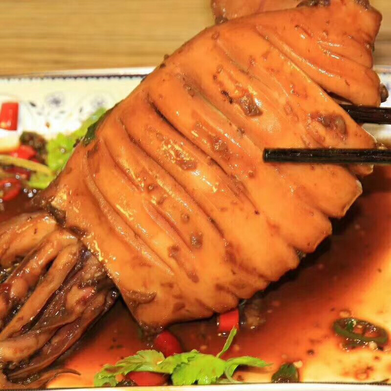 熟食香辣大鱿鱼，开袋加热食用