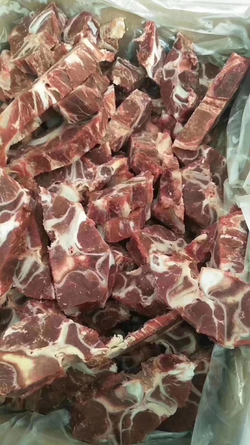 新鲜牛勃骨据块装箱适合饭店炖红烧