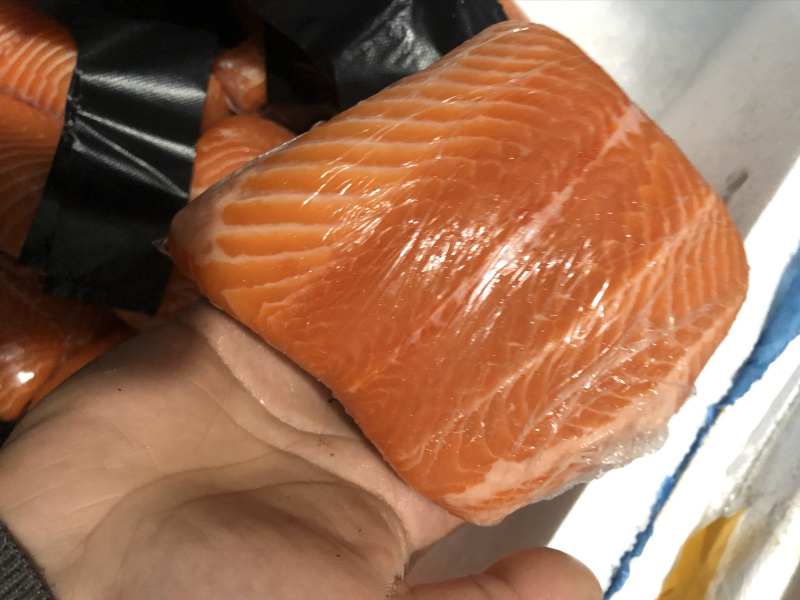 三文鱼新疆中段国产三文鱼刺身冰鲜非冷冻即食三文鱼送鲜活厚