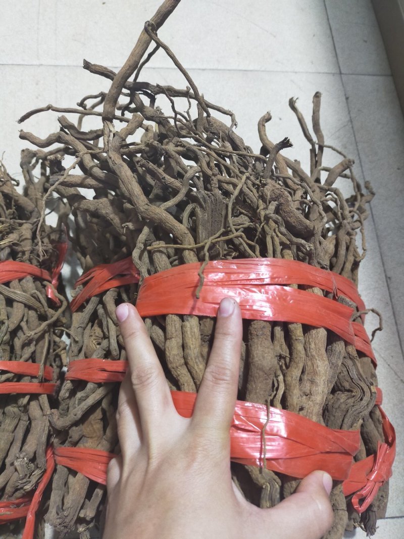 海南野生胡椒根，白胡椒。