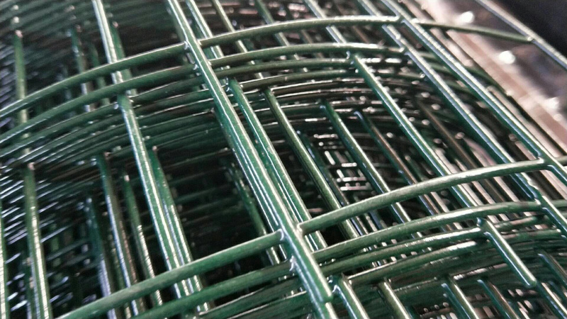 护栏网围栏网，荷兰网养鸡网，圈地围档网，高速公路护栏网