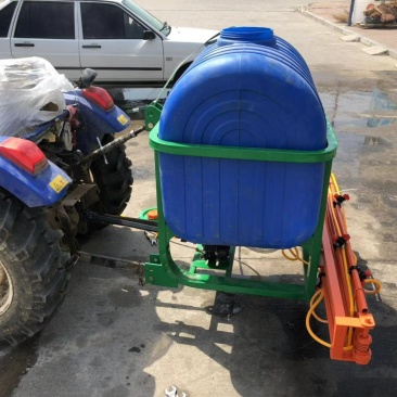 四轮车悬挂打药机三缸隔膜泵车载式大宽幅喷雾打药机自动收管