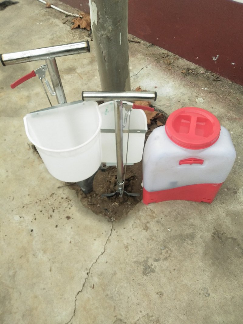 新型钢锹施肥器果树深度追肥器硬地追肥施肥器