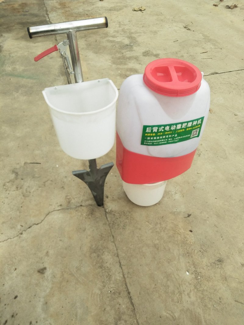 新型钢锹施肥器果树深度追肥器硬地追肥施肥器