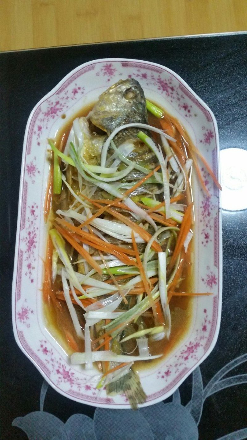 大黄花鱼，600克条，红腮亮眼。肉质鲜嫩。