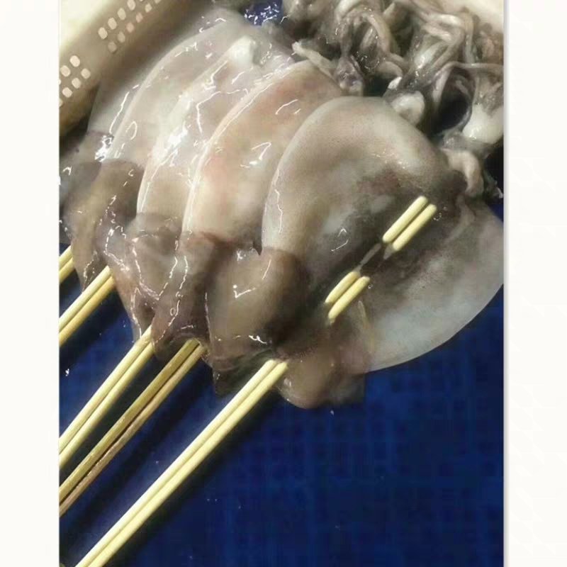 200g轰炸大鱿鱼冷冻鱿鱼板片串铁板整条鱿鱼块50串/箱