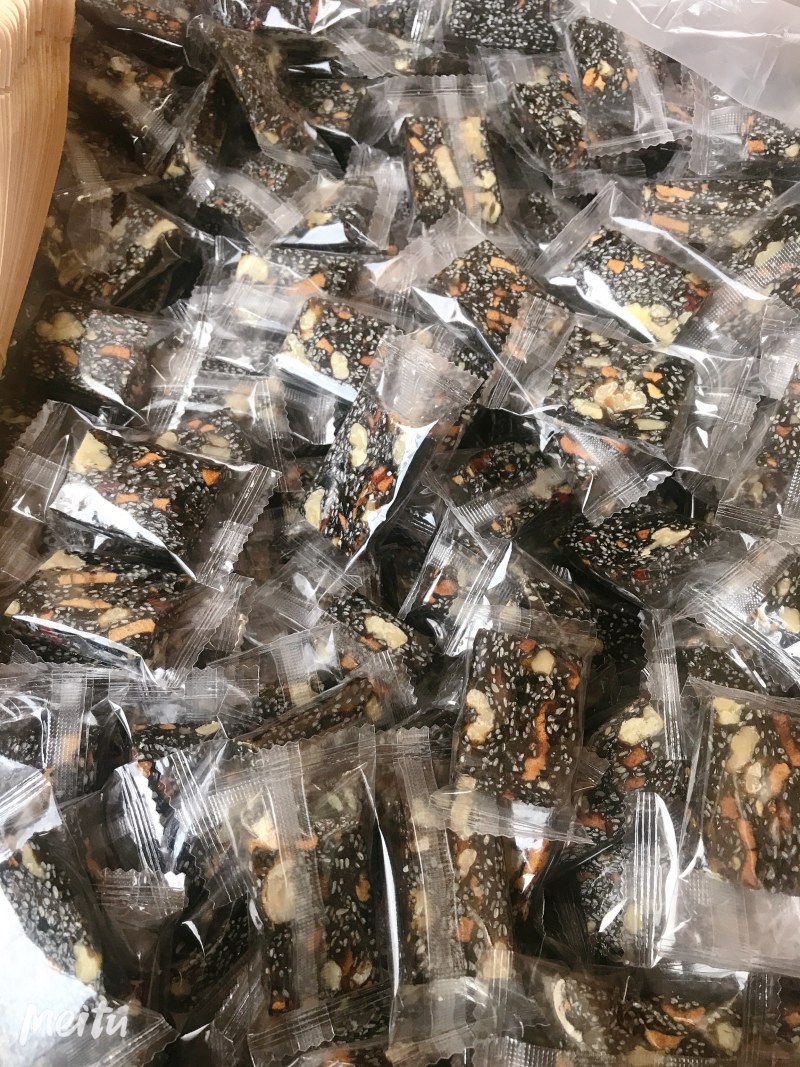 核桃糕一件30斤装量多价优配送袋子