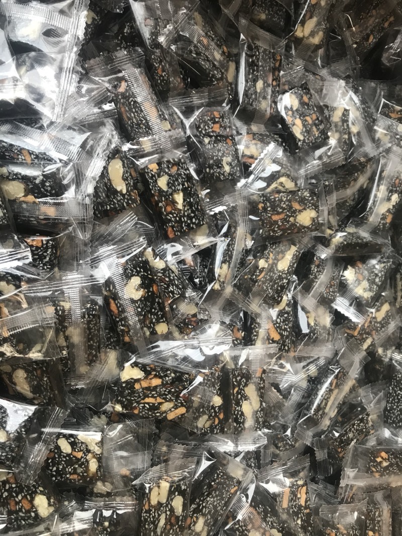 核桃糕一件30斤装量多价优配送袋子