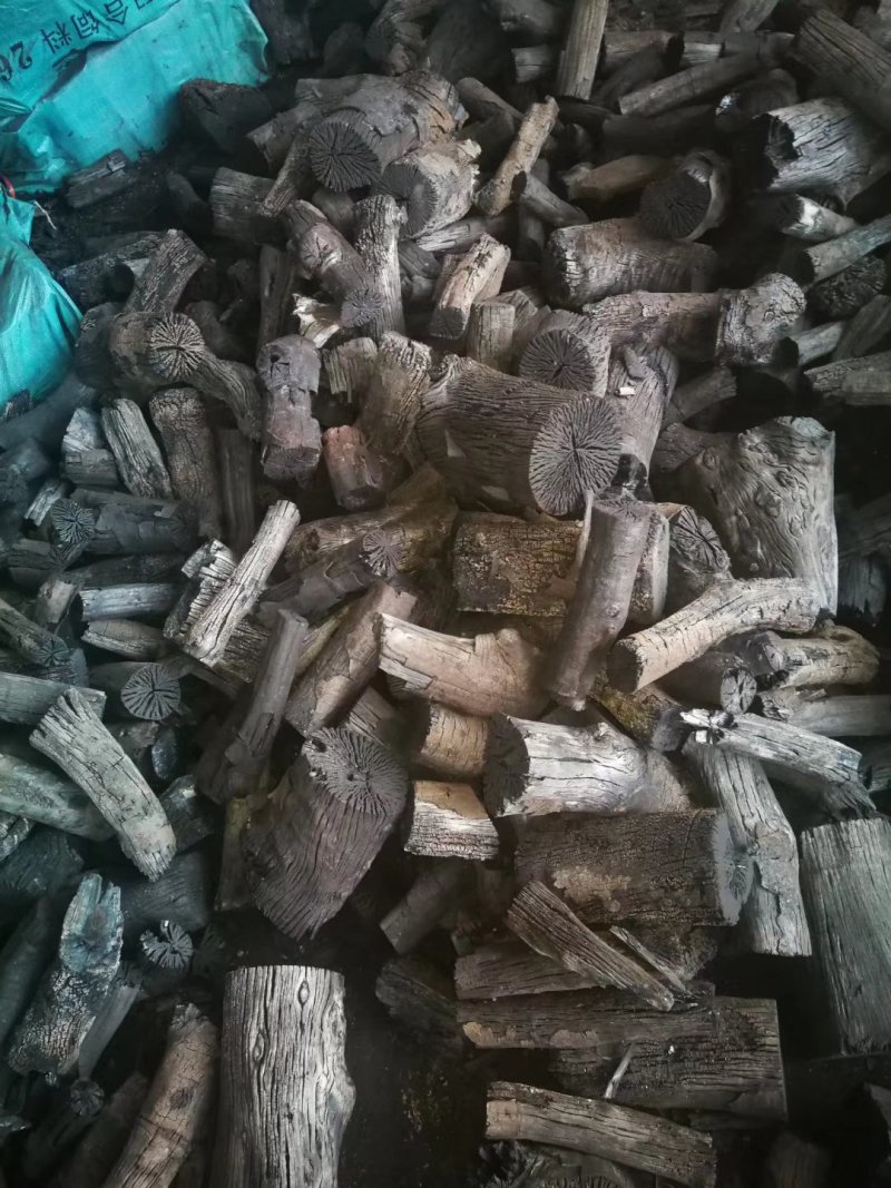 2900元每吨，荔枝木炭