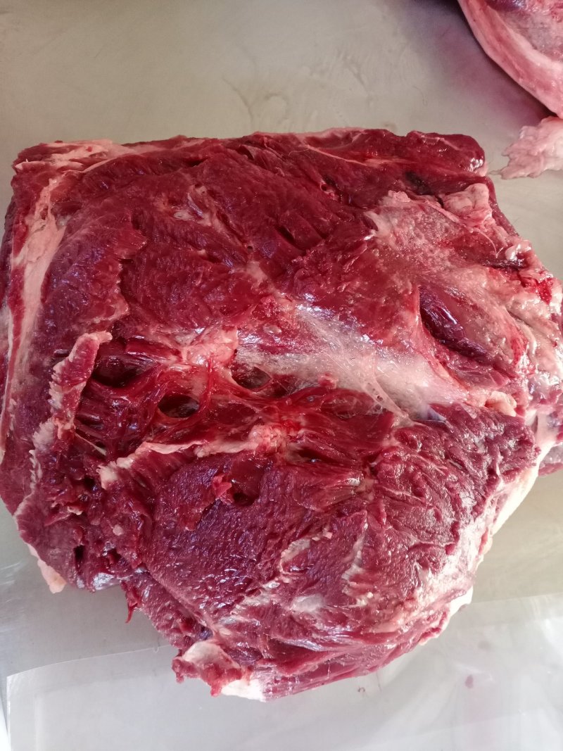 驴肉，现宰鲜驴肉，水褪毛，人工剔骨，精修去油，保质保量