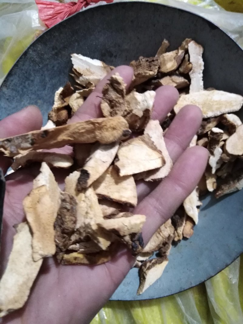 今年白肉粉质晒干土茯苓片干手工切片野生土茯苓干片洗净