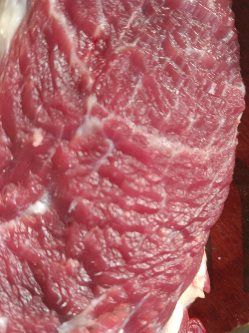 纯干的牛肉纯干肉，现宰杀的鲜肉，黄牛肉，