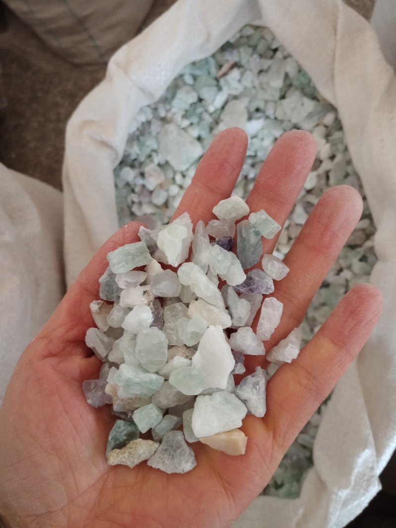紫石英颜色好可打粉白石英批发零售各种规格中药材