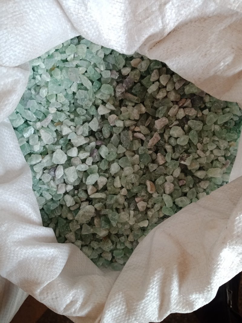 紫石英颜色好可打粉白石英批发零售各种规格中药材