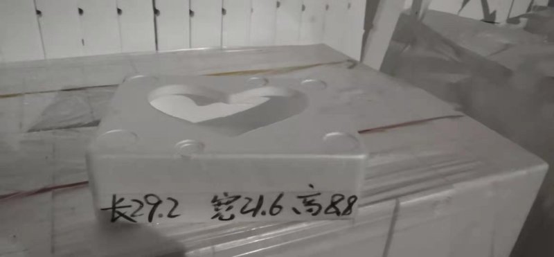 草莓泡沫箱礼品装