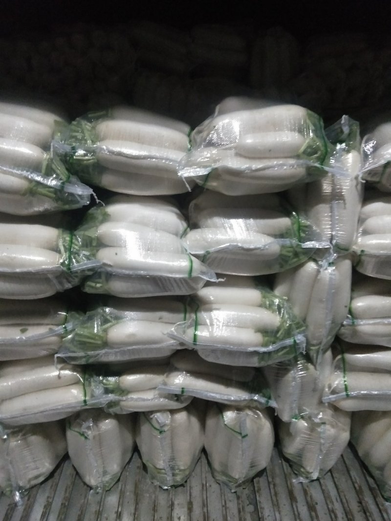 打包罗卜，有三排包的，有四排包的，欢迎客户实地监督质量