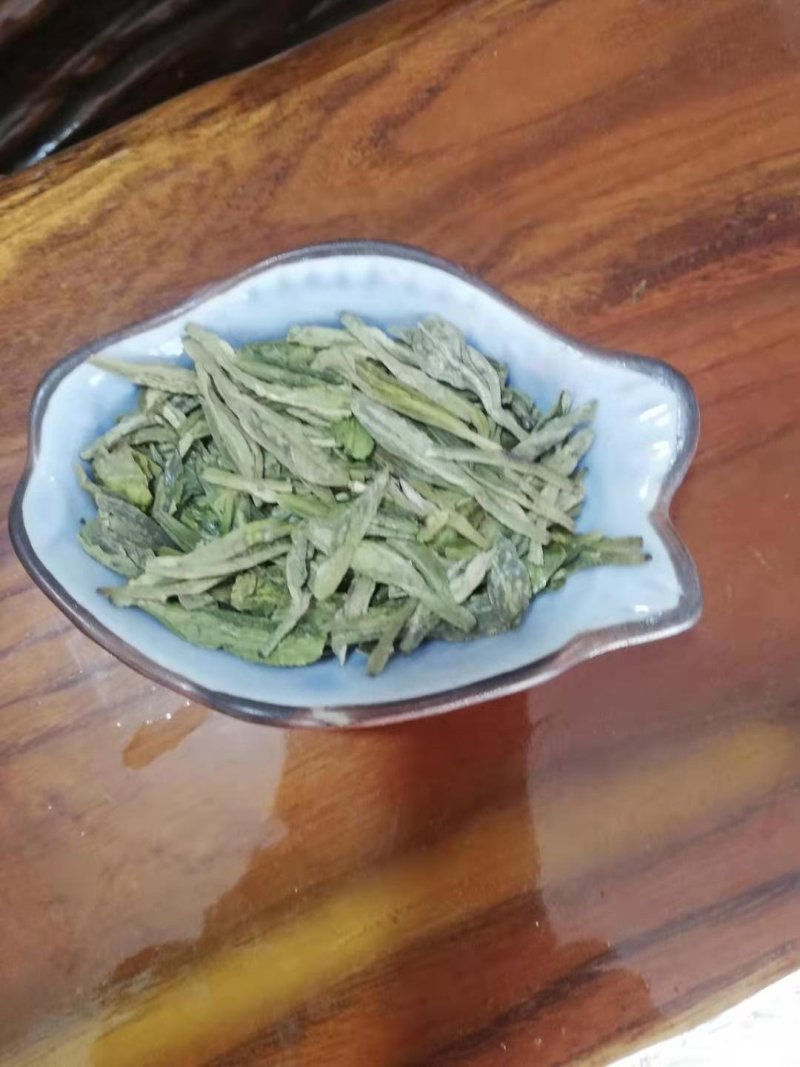 代销各种龙井茶，厂家直接发货，保证出厂价销售，诚信为本。