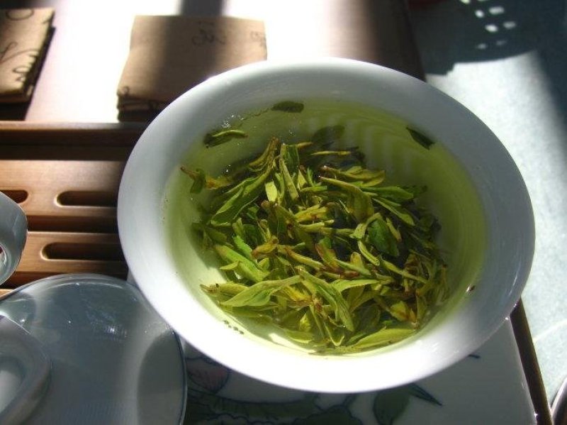 代销各种龙井茶，厂家直接发货，保证出厂价销售，诚信为本。