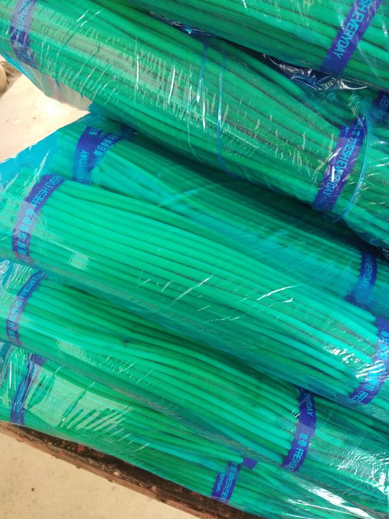 精品蒜薹、800t正在开库价格便宜一手货源，基地直发