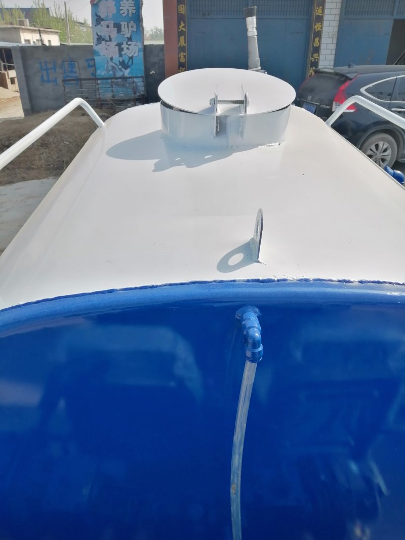 三轮五星半封闭洒水车可加雾炮工业园区车