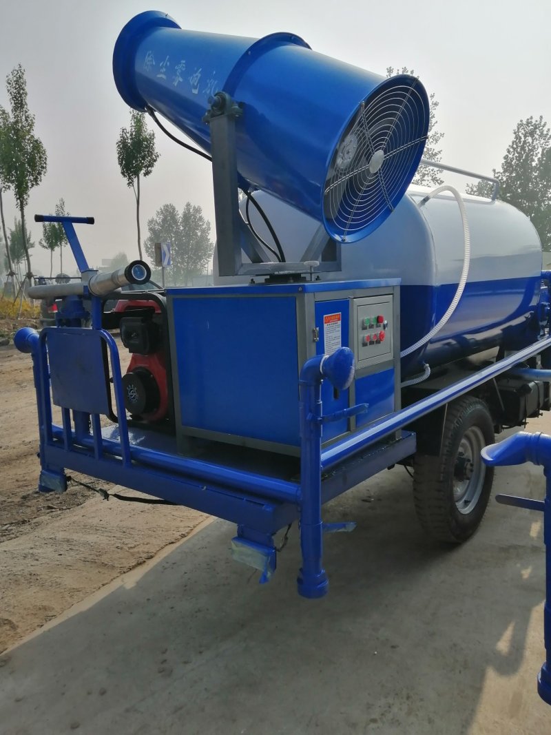 三轮五星半封闭洒水车可加雾炮工业园区车